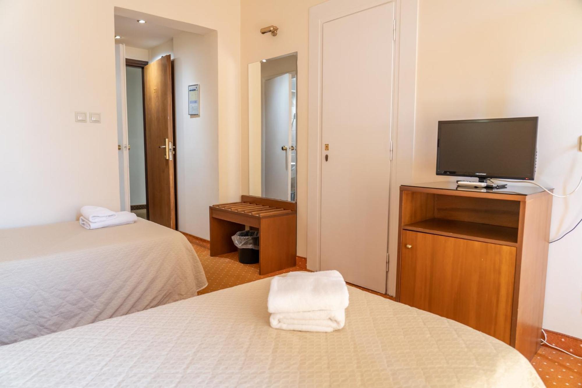 Four Seasons Hotel Athene Buitenkant foto